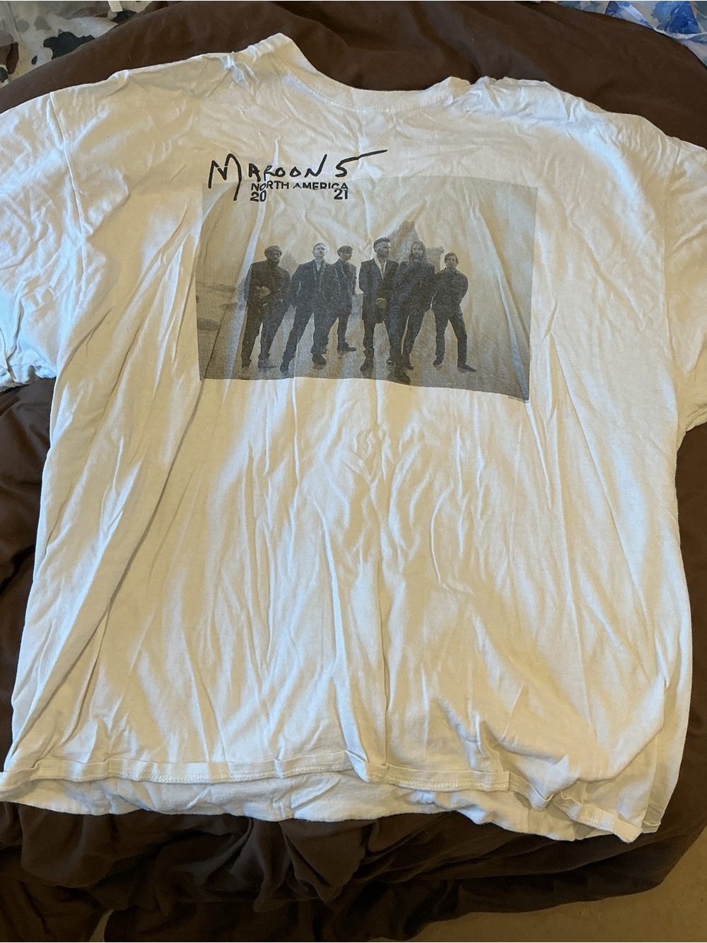 Gildan White Maroon 5 Tour Graphic Tee